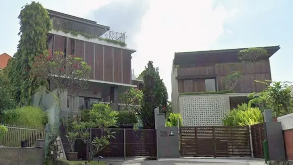 Detached luxury bungalow at Siglap Bank